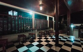 Lo Sari Bungalow